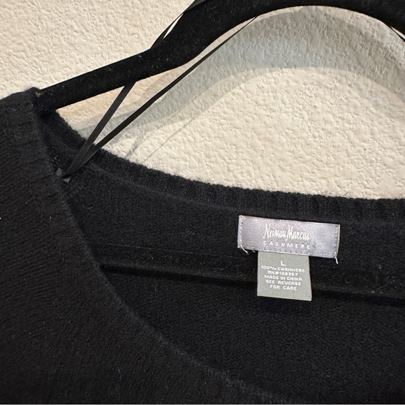 Neiman Marcus Cashmere Black Asymmetrical Hem Knit Sweater Dress Size L - Picture 6 of 6